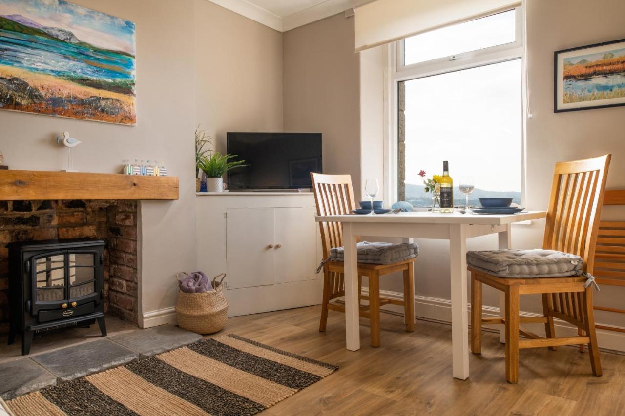 Villa Windy Ridge Terrace With Beautiful Sea Views, North Wales Coast à Old Colwyn Extérieur photo