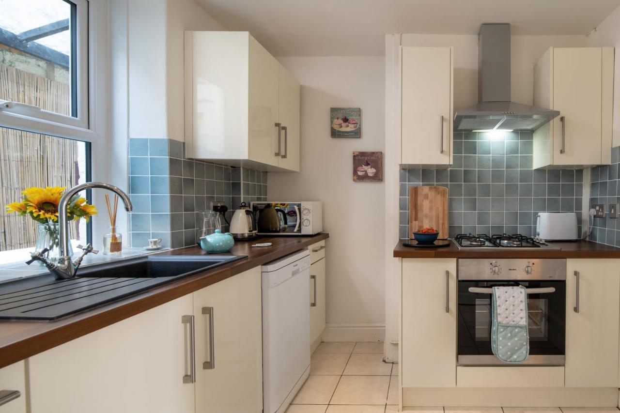 Villa Windy Ridge Terrace With Beautiful Sea Views, North Wales Coast à Old Colwyn Extérieur photo