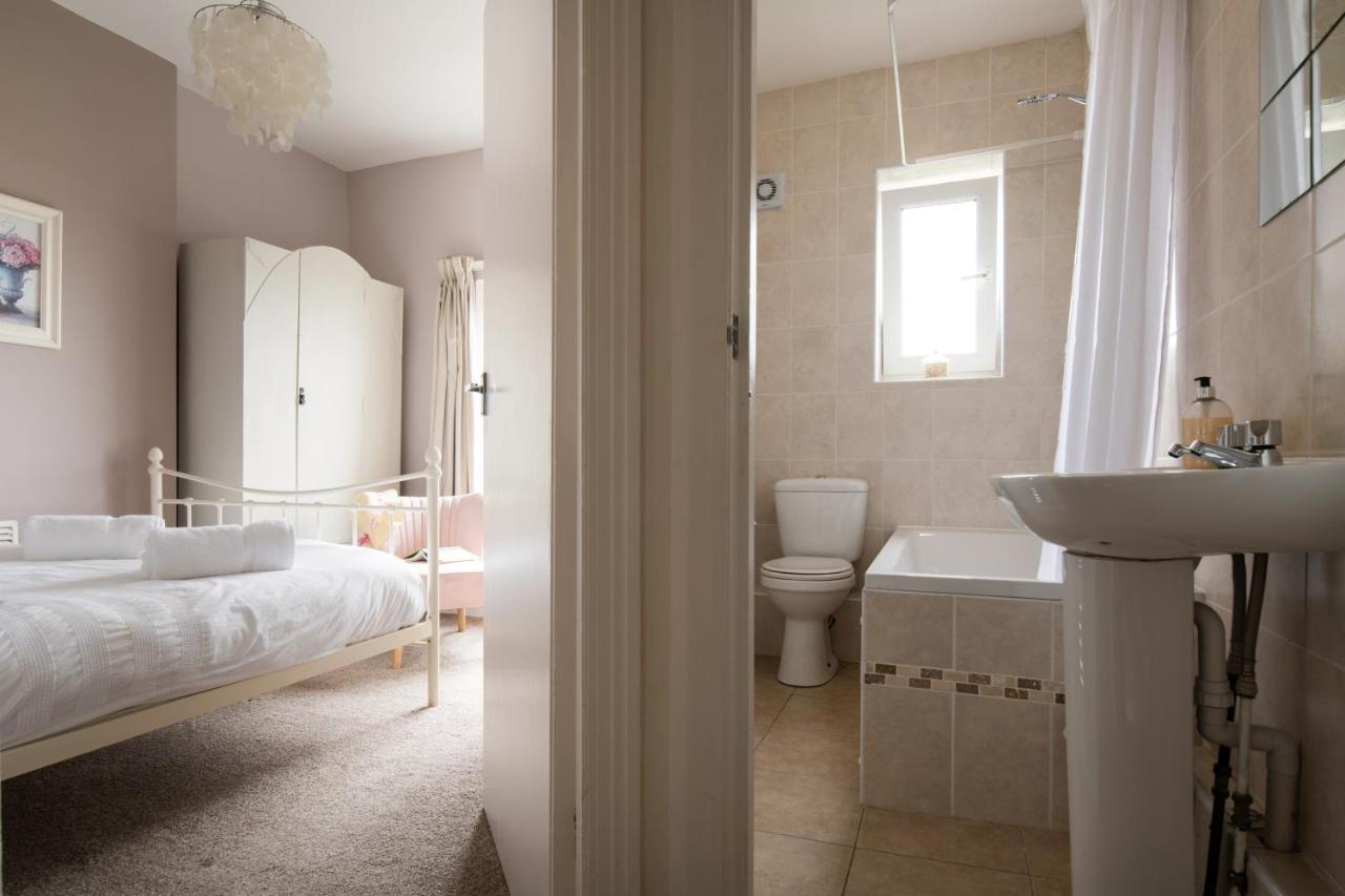 Villa Windy Ridge Terrace With Beautiful Sea Views, North Wales Coast à Old Colwyn Extérieur photo